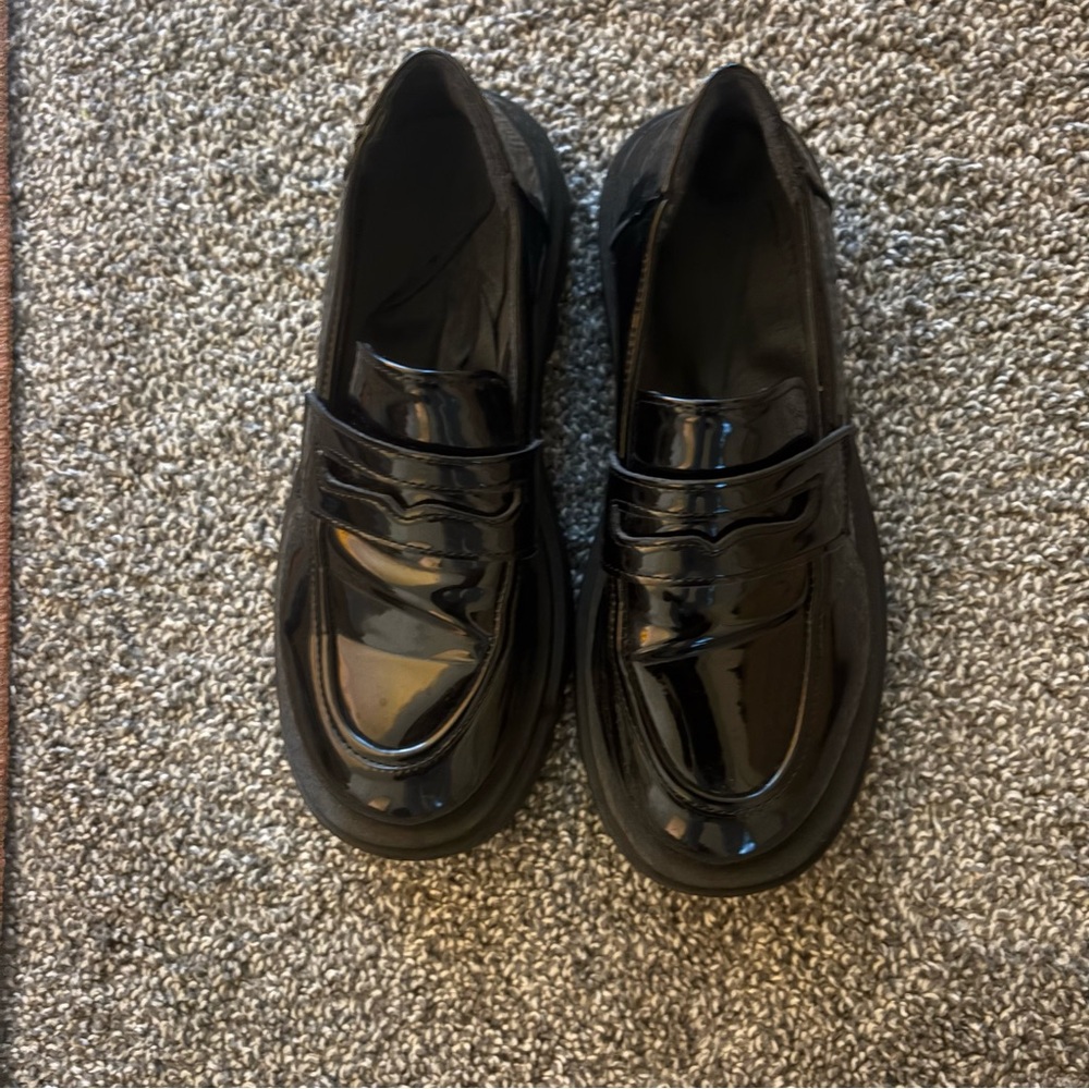 Woman Black Loafers